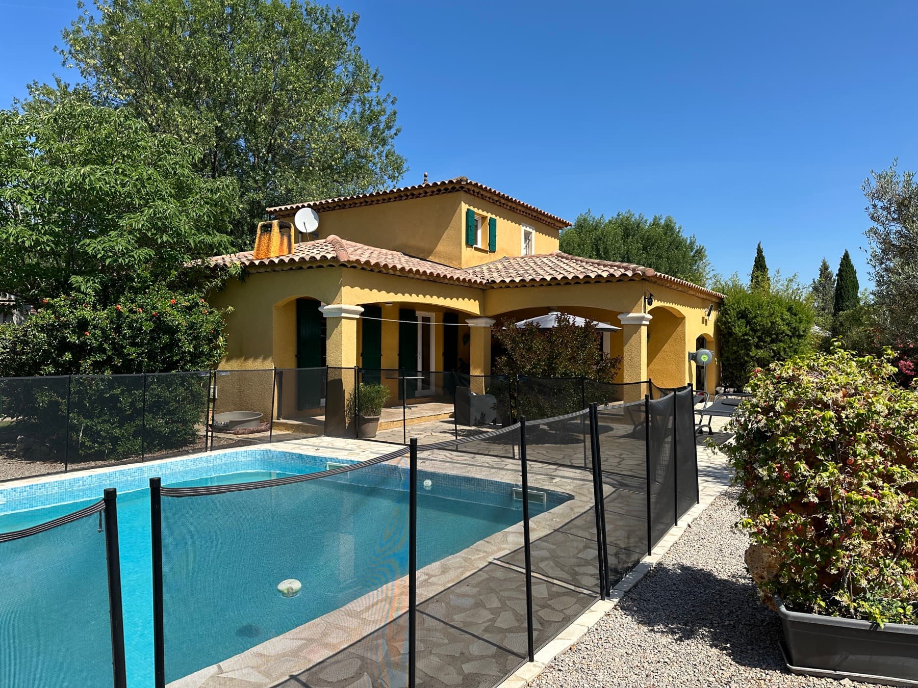 Séjour et salle à manger de la villa