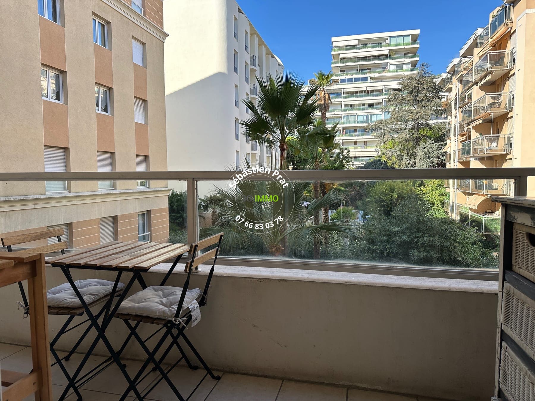 CANNES – 2 PIÈCES MEUBLÉ AVEC LOGGIA & GARAGE — Cannes